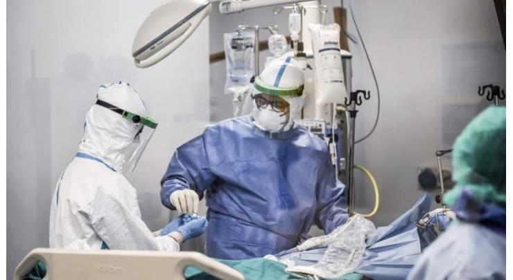 Australia calls on 40,000 former health professionals amid COVID-19 outbreak
