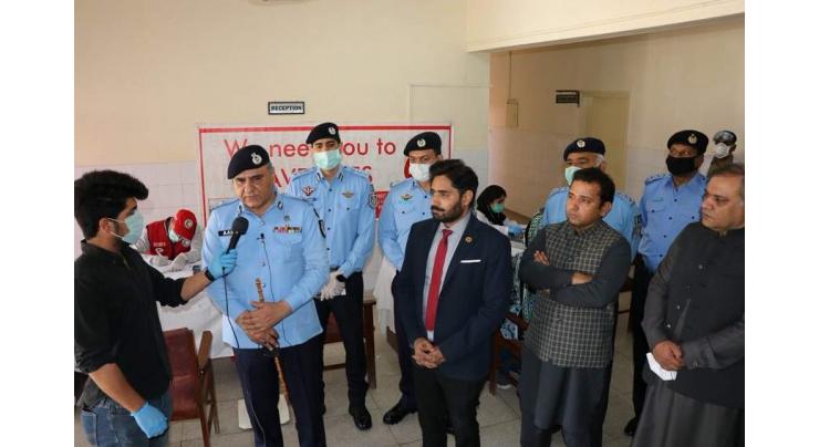 Islamabad police donate 250 blood bottles for thalassemia patients
