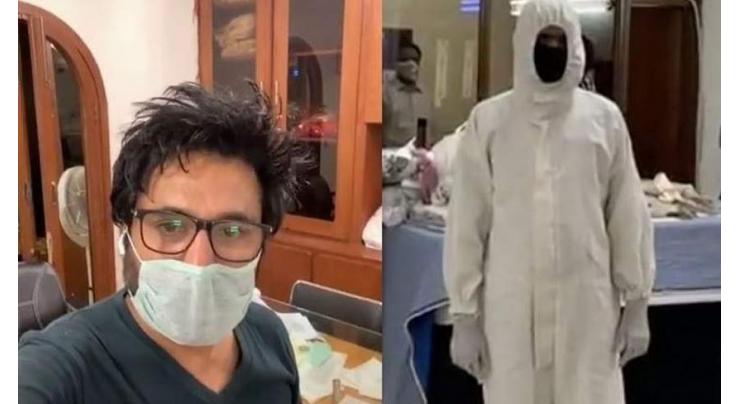 Asim Jofa prepares protective dress for doctors treating COVID-19 patients
