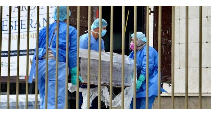 Troops gather 150 bodies of virus victims in Ecuador port city
