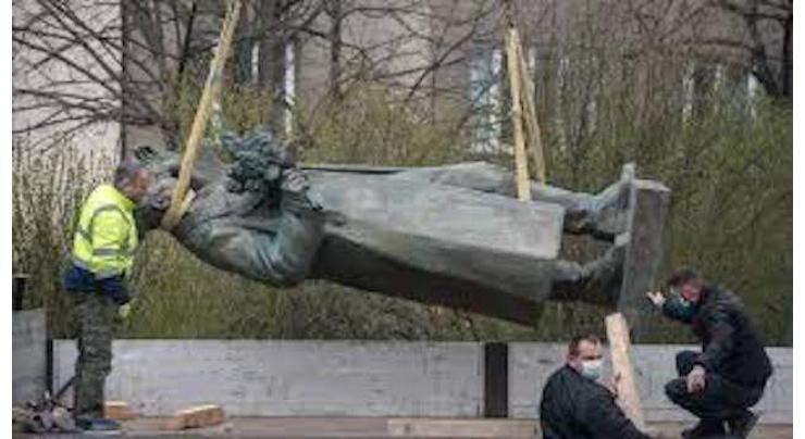 Controversial Soviet-era statue removed in Prague
