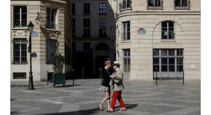 France to extend lockdown as virus deaths soar in Europe, US
