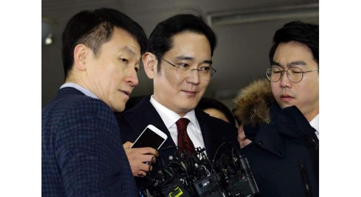 Samsung heir apologises over corruption scandal
