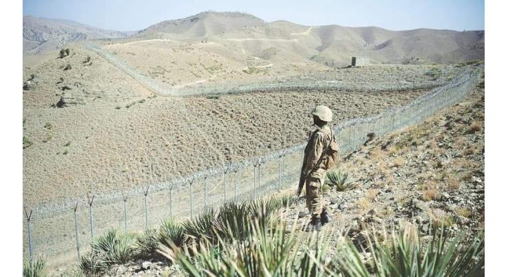 Pakistan builds fence on border with Iran to improve security