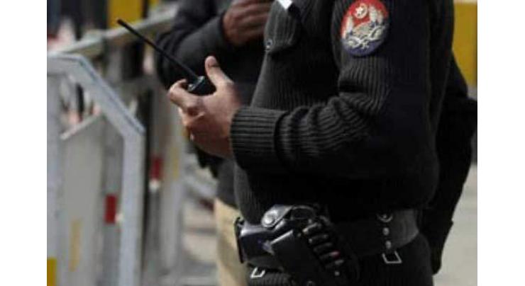 Armed dacoits injure citizen in dacoity
