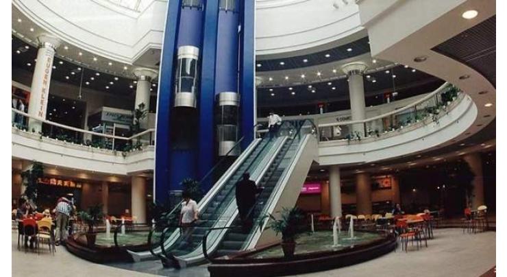 Shopping malls reopen in Ukraine capital
