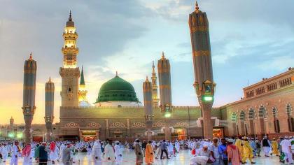 وزیر الشوٴون الاسلامیة السعودي یصدر حکما بعدم اقامة صلاة عید الفطر في الجوامع و المصلیات بالمملکة