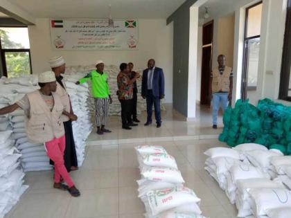 &quot;خيرية آل مكتوم&quot; توزع 20 طن أغذية على الفقراء في بوروندى