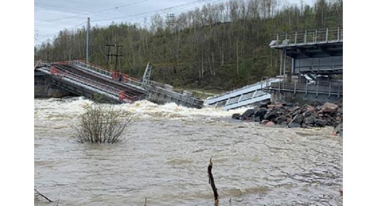 Railroad Bridge Linking Murmansk to Rest of Russia Partially Collapses - Authorities