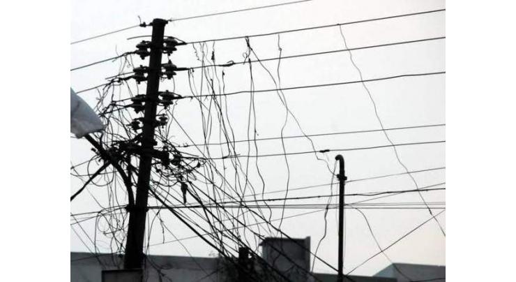 Boy electrocuted while lifting kite from electric pole
