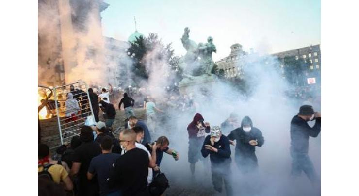 Ten police injured in violent Belgrade protests

