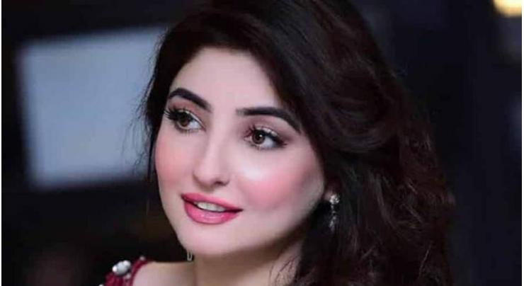 Local politician apologies over taking singer Gul Panra to DC Khyber Bungalow, uploading the video
