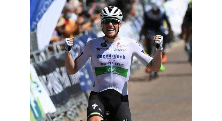 Sam Bennett grabs Burgos stage after late crash
