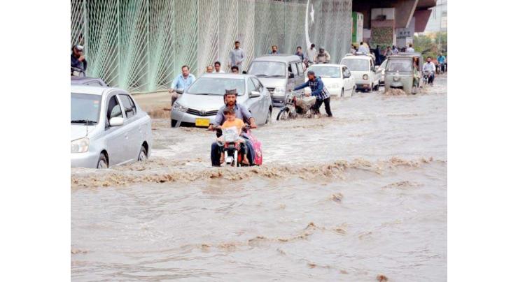 Heavy rain lashes in northern Sindh
