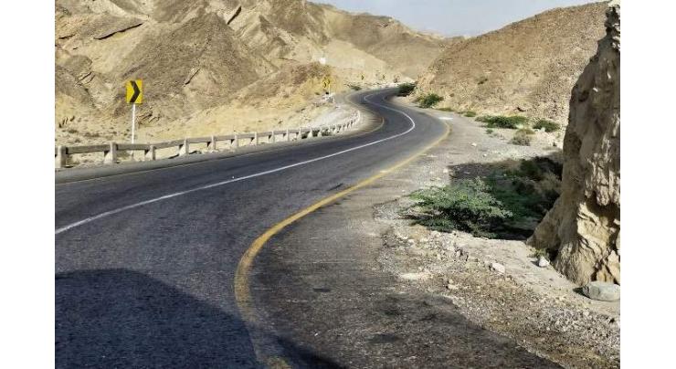 Commuters appealed to avoid travelling on Quetta-Sibi Road
