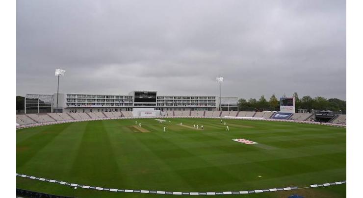 Play resumes in England-Pakistan 2nd Test
