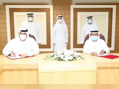 بريد الإمارات يوقع إتفاقية لتسهيل إجراءات تراخيص لشركات التوصيل السريع