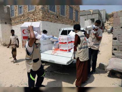 بدعم من الإمارات.. &quot;الهلال الأحمر&quot; يوزع مساعدات غذائية جديدة شرق المكلا بمحافظة حضرموت