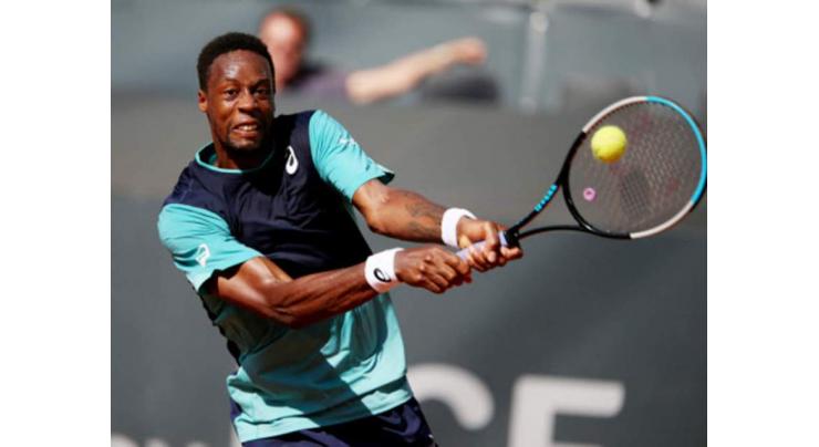 Monfils bows out in first round of Hamburg ATP event
