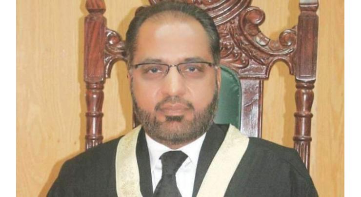 Supreme Court adjourns former IHC judge Shaukat Aziz Siddiqui's appeal for a month
