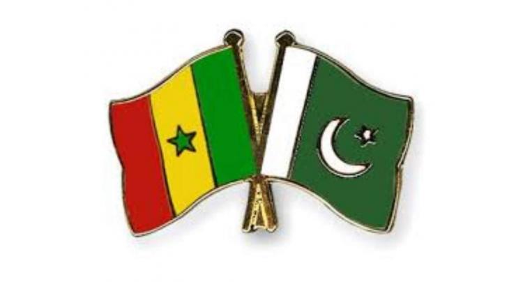 Pakistan envoy presents credentials to Senegalese president
