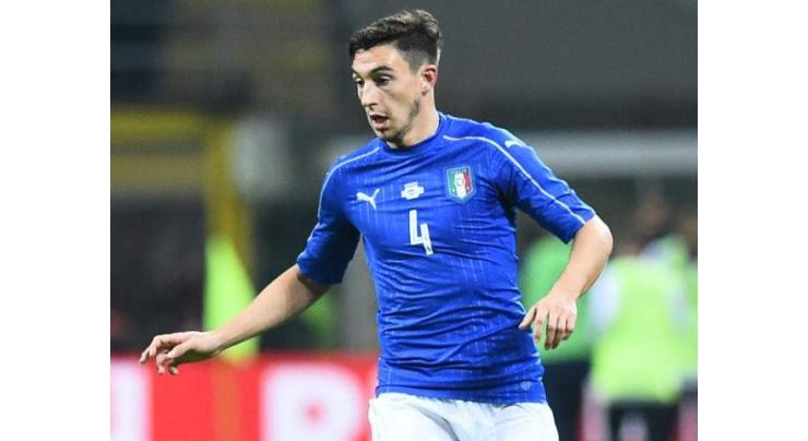 Italy defender Darmian joins Inter on loan
