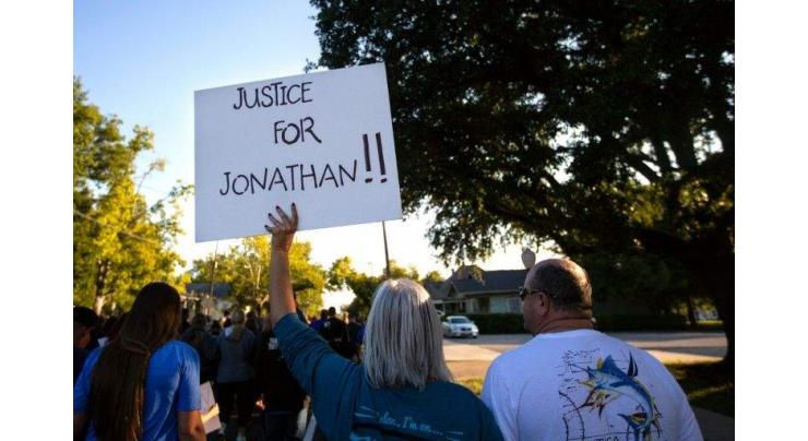 Texas officer charged over shooting of Black man
