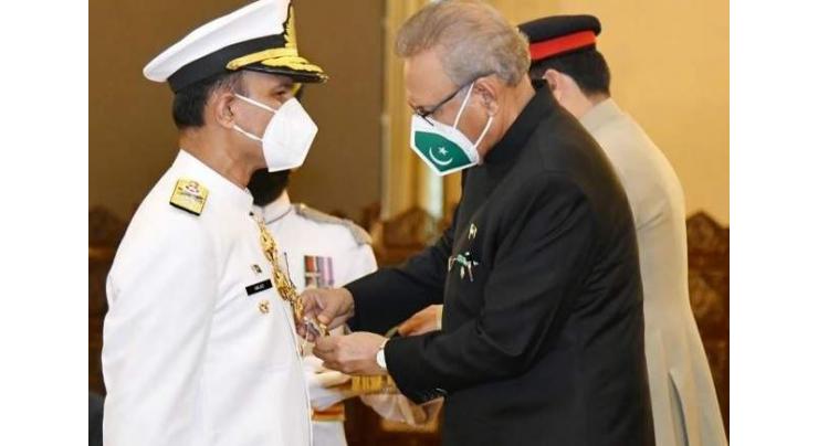 President confers Nishan-e-Imtiaz (mly) on Naval Chief
