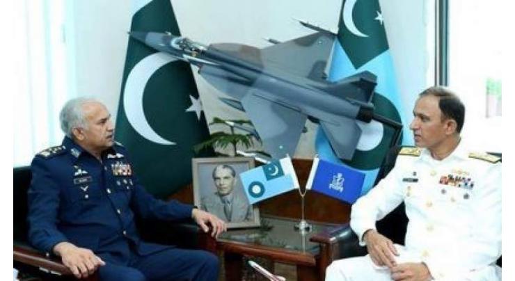 Newly appointed naval chief pays maiden call on air chief
