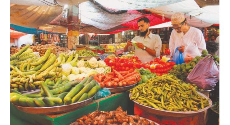 DC along with CPO visits vegetable market
