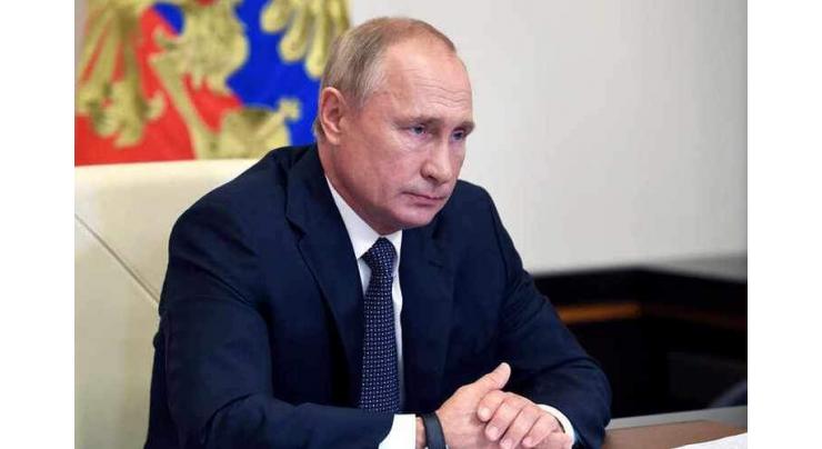 Putin Says Global Market for Russian Coronavirus Vaccine Estimated at $100Bln
