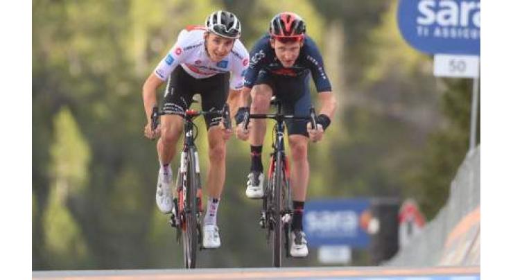 'Perfect tactics': Hindley wins stage as teammate Kelderman takes Giro lead
