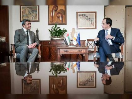 عبدالله بن زايد يلتقي وزير خارجية قبرص في نيقوسيا