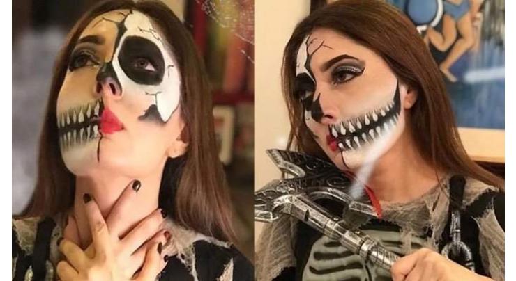 Sharmila Farooqi appears as extra creative on Halloween Day

 
 