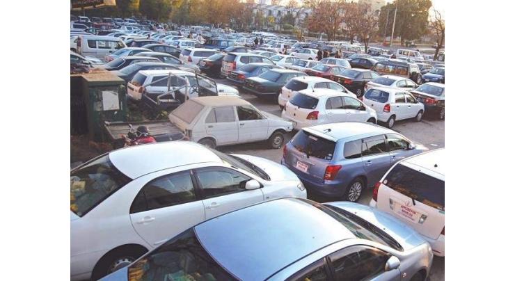 Vehicles parking become a nightmare in commercial centers of federal capital
