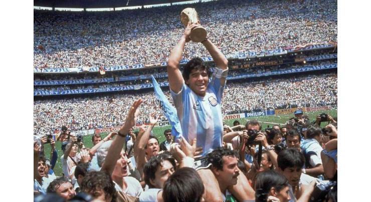 Russian Football Greats Bid Farewell to Argentine Icon Maradona
