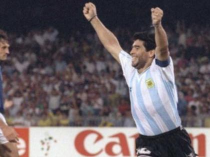 وفاة أسطورة كرة القدم الأرجنتيني دييغو مارادونا 