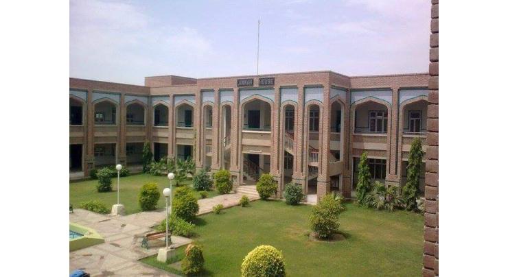 Commissioner lays foundation stone of new cafeteria in Multan public school
