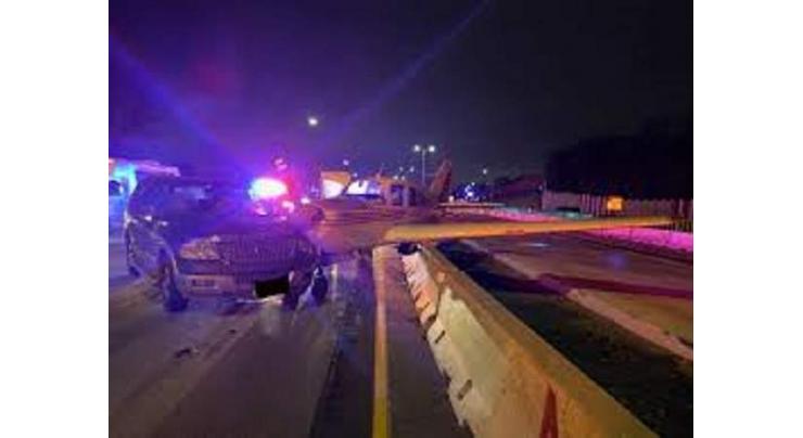 Light aircraft makes night-time landing on US highway
