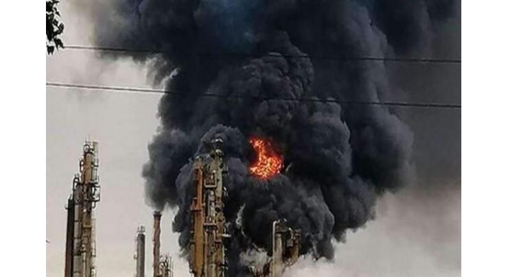 Explosion starts fire in South African oil refinery

