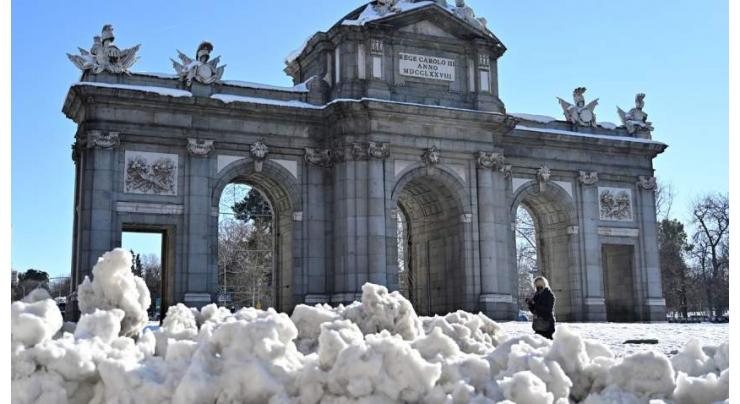 Madrid paralysed after heavy snowfall
