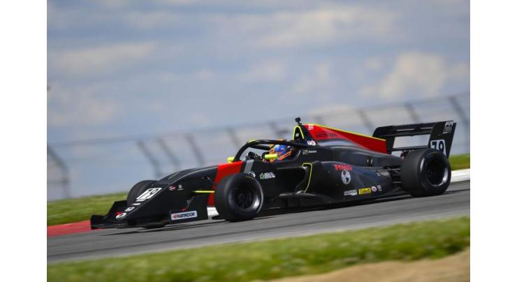 China's Zhou to compete in F3 Asian Championship
