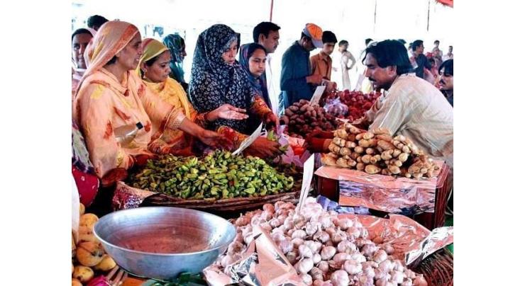 AACs, ACs visits Insaf Sasta Bazaars, checks rates, quality of food items
