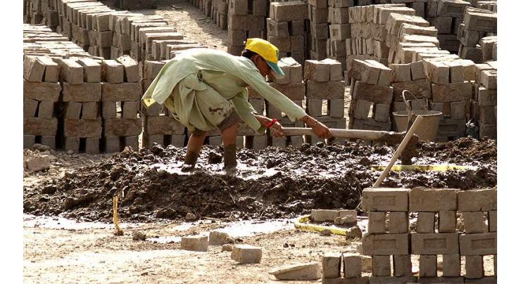 Brick kiln workers to get social security cards
