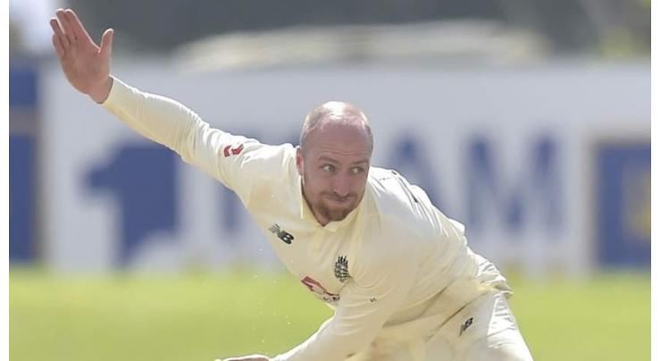 Leach, Bess dispatch Sri Lanka for 126, England need 164 to win
