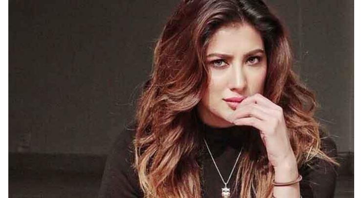 Mehwish Hayat stuns fans with new look