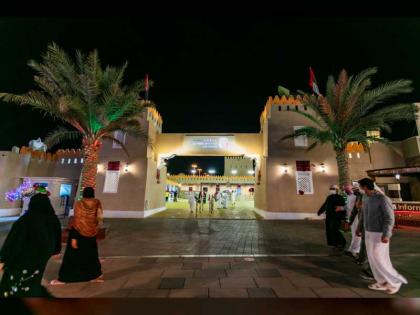 جناح &quot;الثقافة والسياحة&quot; يعرّف زوار مهرجان الشيخ زايد بجماليات الحرف والتقاليد الإماراتية