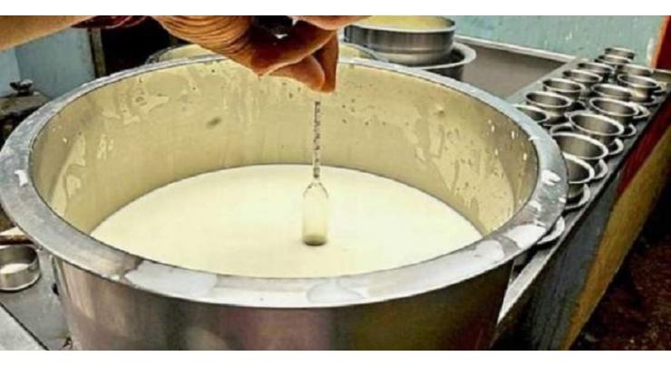 1450 liters adulterated milk dumped in muzaffargarh
