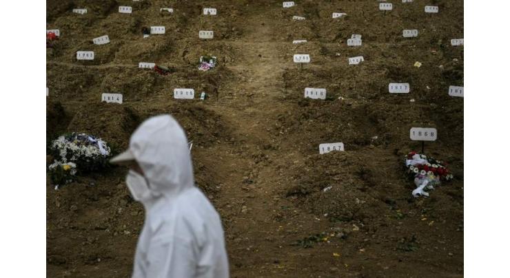 Covid deaths overwhelm Lisbon cemetery
