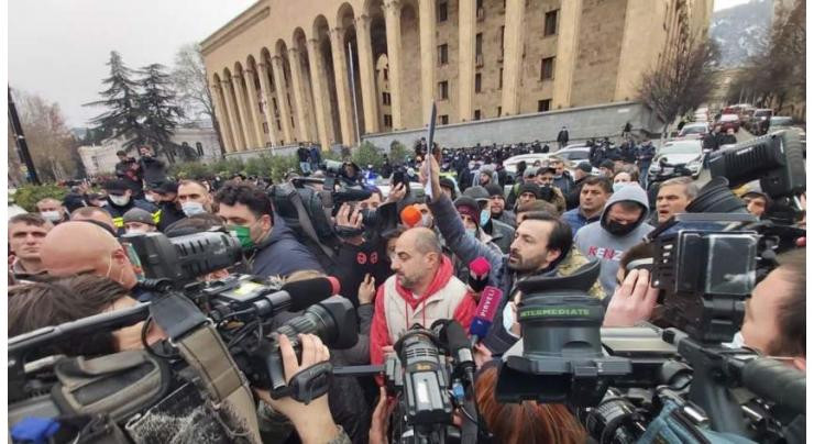 Seventeen Injured in Tbilisi Police Raid to Arrest Opposition Figure Melia - Ministry